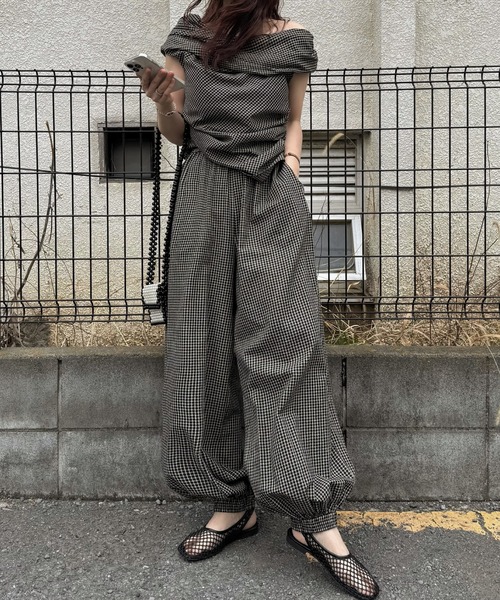 WILLFULLY（ウィルフリー）の「asymmetry tuck gather off shoulder check tops（Tシャツ/カットソー・レディース・ブラック/ブラウン・FREE）」の10枚目の写真