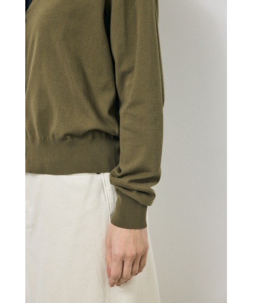 AZUL by moussy(アズールバイマウジー)の「【身長/骨格別着用画像あり】Vネックベーシックニットカーディガン 春服 秋服 羽織 ニットトップス(カーディガン/ボレロ・レディース・カーキ/ライトピンク/ブラック・FREE)」の19枚目の写真