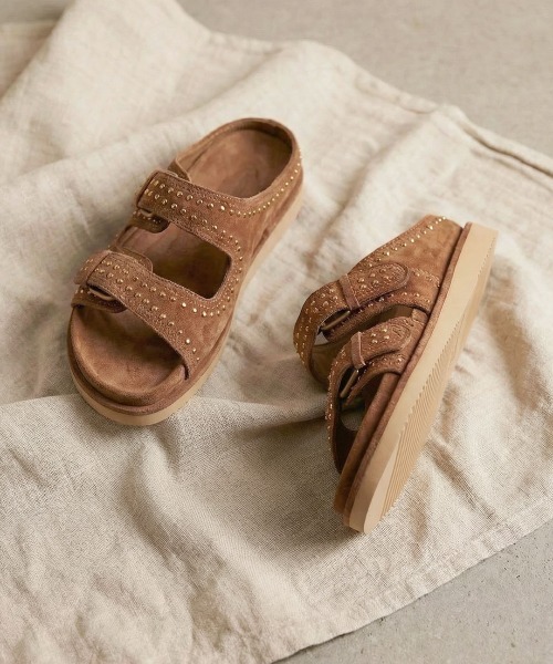 ASH（アッシュ）の「アッシュ【URUS】ベルトサンダル スタッズ ダブルベルト スエード レザー スライドサンダル 4.5cmヒール（サンダル・レディース・ブラウン/グリーン・36/37/38/39/40）」の4枚目の写真