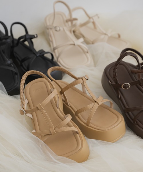 OLUN(オルン)の「platform strap sandal/厚底ストラップサンダル(サンダル・レディース・ブラウン/ベージュ/ブラック/アイボリー・SMALL/LARGE/MEDIUM/LL)」の7枚目の写真