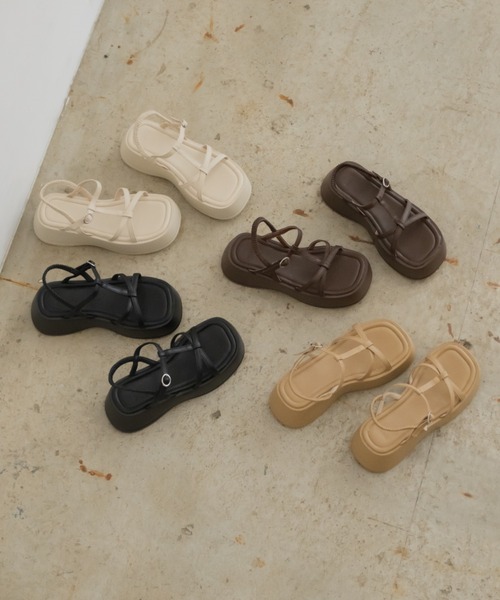 OLUN(オルン)の「platform strap sandal/厚底ストラップサンダル(サンダル・レディース・ブラウン/ベージュ/ブラック/アイボリー・SMALL/LARGE/MEDIUM/LL)」の5枚目の写真
