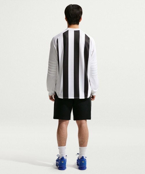NIKE(ナイキ)の「ナイキ スポーツウェア クラブ メンズ ゴーリー トップ / Nike Sportswear Club Men's Goalie Top II4366-010 Black(ジャージ・メンズ・ブラック・2XL/M/L/S/XL)」の5枚目の写真