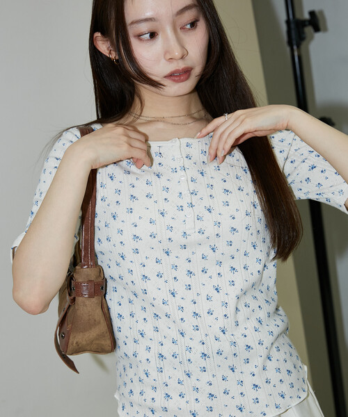 JEMORGAN（ジェーイーモーガン）の「JEMORGAN/ジェーイーモーガン 針抜き フライス フラワー ハーフスリーブ ヘンリーネック プルオーバー　限定展開（Tシャツ/カットソー・レディース・ブルー/チャコールグレー/ネイビー・ﾌﾘ-）」の22枚目の写真