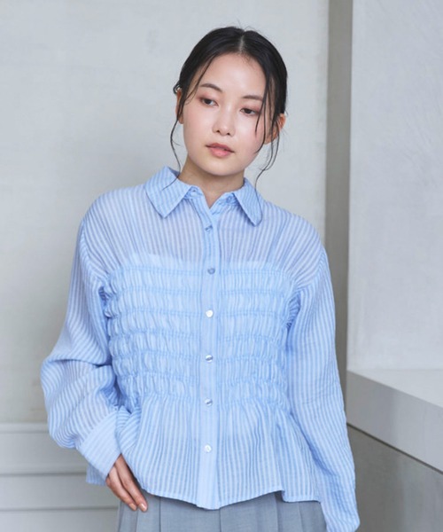 archives(アルシーヴ)の「【ONかわ】シアーストライプシャーリングシャツ(シャツ/ブラウス・レディース・ベージュ/ブルー・MEDIUM)」の5枚目の写真