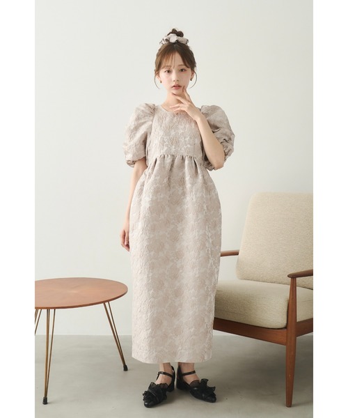 moi tytto(モイテュット)の「シュシュ付き パフスリーブ ジャガード ワンピース 【別売りビスチェとセット着用可能】(ワンピース・レディース・ブラウン/ベージュ・FREE/SMALL)」の2枚目の写真