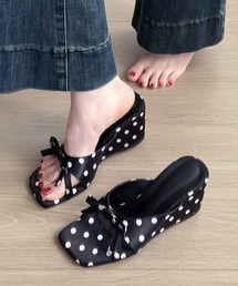 mebole（メボレ）の「ドット柄ウェッジサンダル（サンダル）」