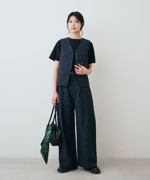 THREE FIFTY STANDARD(スリーフィフティースタンダード)の「THREE FIFTY STANDARD 小谷実由さんと作ったセットアップで使えるチェックジレ〈ダークチャコール〉(ベスト・レディース・チャコール・L/M)」の5枚目の写真