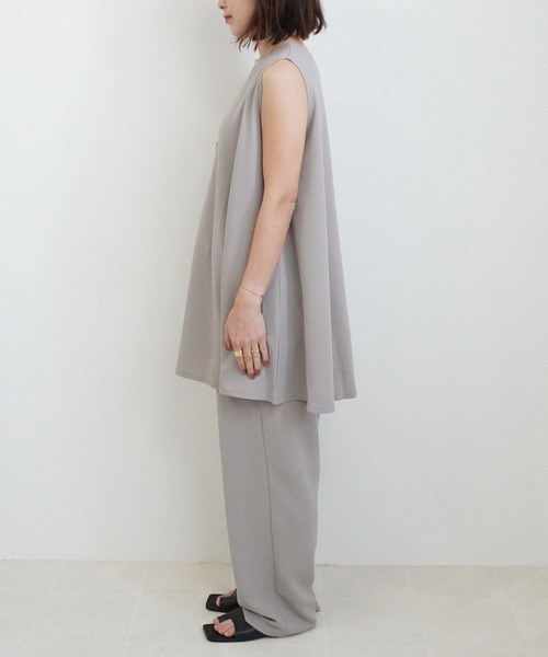 SELECT LEVERY(セレクトリベリー)の「ジャガードノースリーブチュニック(Tシャツ/カットソー・レディース・グレイッシュベージュ/チャコール/ネイビー・LARGE/MEDIUM)」の4枚目の写真