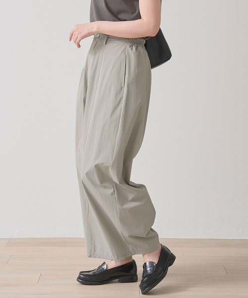 laulea(ラウレア)の「接触冷感コクーンパンツ UVガード 撥水加工 ワイド プルオン ウエストゴム ポケット 機能性素材(その他パンツ・レディース・オフホワイト/ライトブラウン/ブラック/グレイッシュベージュ/ライトカーキ・S/M/L)」の9枚目の写真