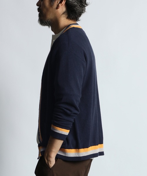 The DUFFER of ST.GEORGE(ザダファーオブセントジョージ)の「BOUCLE KNIT V-NECK CARDIGAN:ブークレーニット サマーカーディガン / 冷房対策 / 日除け / 羽織り / 涼感ニット(カーディガン/ボレロ・メンズ・ブラック/ネイビー・X-LARGE/LARGE/MEDIUM)」の7枚目の写真