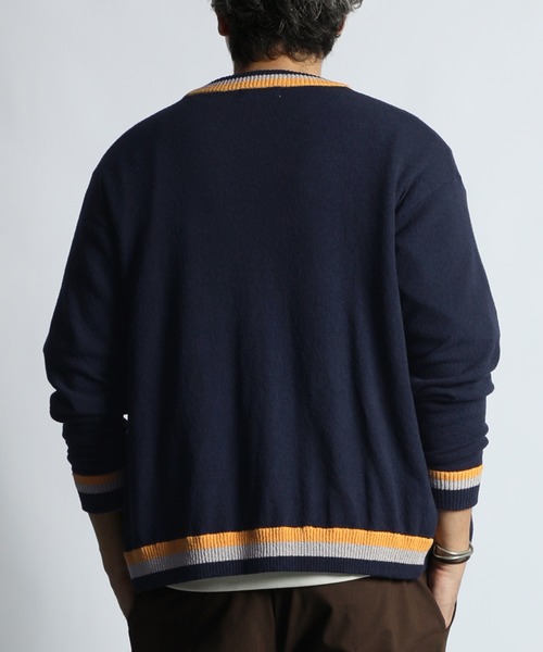 The DUFFER of ST.GEORGE(ザダファーオブセントジョージ)の「BOUCLE KNIT V-NECK CARDIGAN:ブークレーニット サマーカーディガン / 冷房対策 / 日除け / 羽織り / 涼感ニット(カーディガン/ボレロ・メンズ・ブラック/ネイビー・X-LARGE/LARGE/MEDIUM)」の8枚目の写真