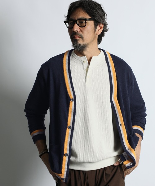The DUFFER of ST.GEORGE(ザダファーオブセントジョージ)の「BOUCLE KNIT V-NECK CARDIGAN:ブークレーニット サマーカーディガン / 冷房対策 / 日除け / 羽織り / 涼感ニット(カーディガン/ボレロ・メンズ・ブラック/ネイビー・X-LARGE/LARGE/MEDIUM)」の5枚目の写真