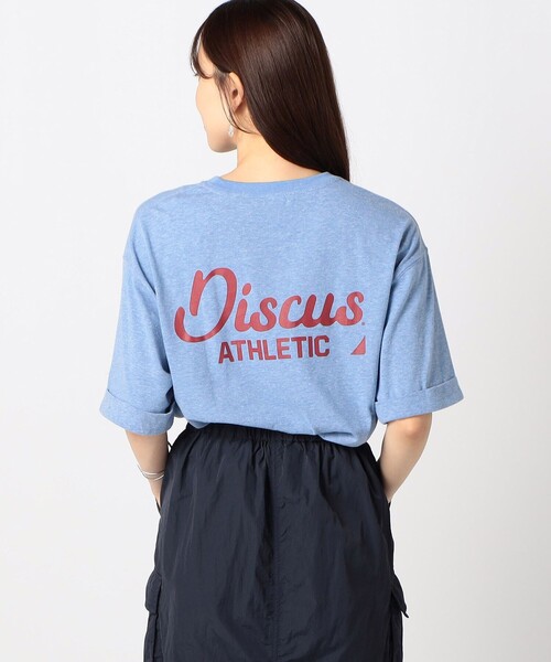 DISCUS（ディスカス）の「【DISCUS別注】袖ロールアップバックプリントTシャツ（Tシャツ/カットソー・レディース・ブルー/チャコールグレー/ホワイト/ブラック・FREE）」の4枚目の写真