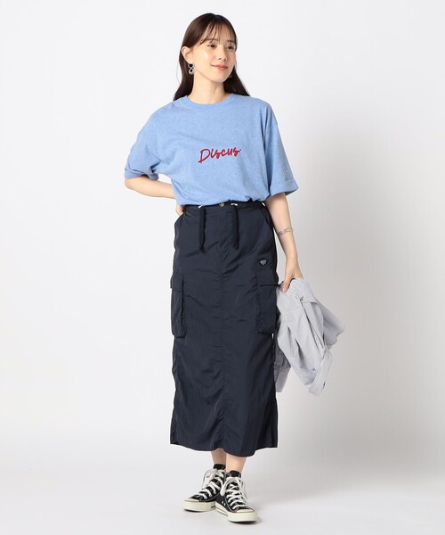 DISCUS（ディスカス）の「【DISCUS別注】袖ロールアップバックプリントTシャツ（Tシャツ/カットソー・レディース・ブルー/チャコールグレー/ホワイト/ブラック・FREE）」の8枚目の写真