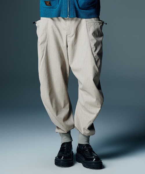 glamb（グラム）の「Deformed Work Pants / デフォームワークパンツ（その他パンツ・メンズ・ブラック/ベージュ・S/M/L）」の2枚目の写真