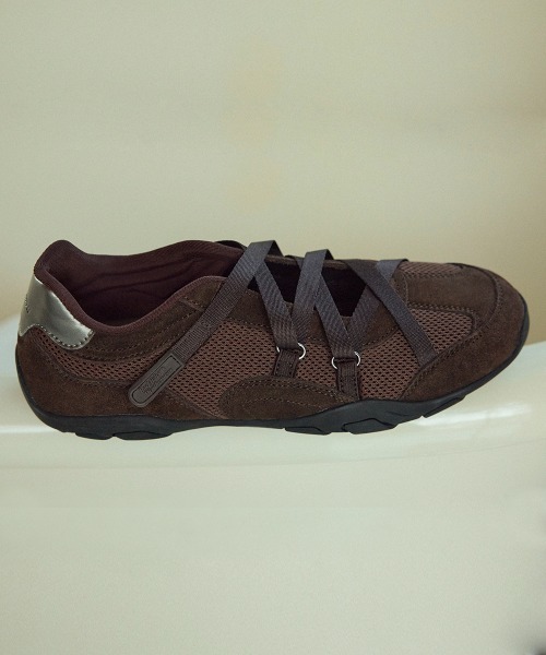 ROCKFISH WEATHERWEAR(ロックフィッシュウェザーウェア)の「ZANE X-STRAP SNEAKERS V2(スニーカー・レディース・ブラック/チョコ/ライトグレー/チャコール・24.5cm/24.0cm/23.5cm/23.0cm/25.0cm)」の4枚目の写真