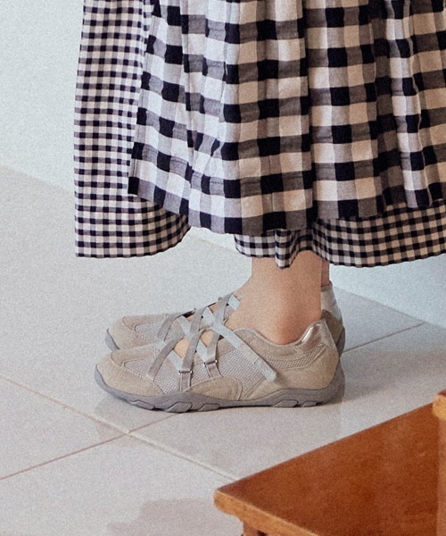 ROCKFISH WEATHERWEAR(ロックフィッシュウェザーウェア)の「ZANE X-STRAP SNEAKERS V2(スニーカー・レディース・ブラック/チョコ/ライトグレー/チャコール・24.5cm/24.0cm/23.5cm/23.0cm/25.0cm)」の19枚目の写真