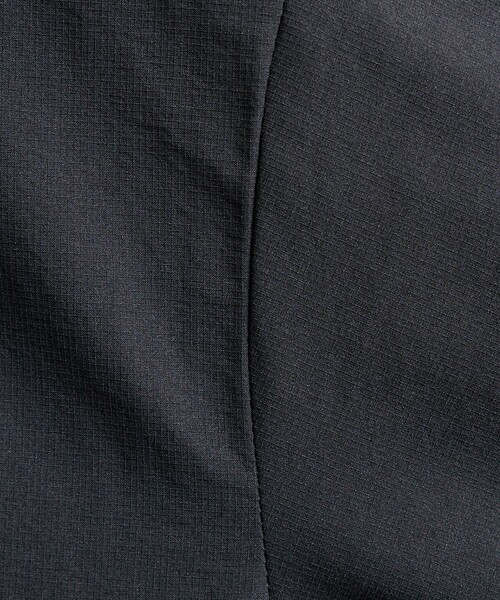 ABAHOUSE GRAY(アバハウスグレイ)の「【セットアップ対応】360°ストレッチ リップストップ リラックス Tシャツ/ 吸水速乾 / 遮熱 / UVカット(Tシャツ/カットソー・メンズ・チャコールグレー/ネイビー/ブラック・46/50/48)」の4枚目の写真