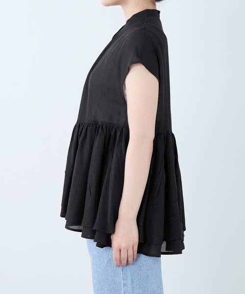 MICA&DEAL(マイカ&ディール)の「インドリネンギャザーフレンチスリーブブラウス(シャツ/ブラウス・レディース・ブラック/オフホワイト/ブラウン・FREE)」の7枚目の写真