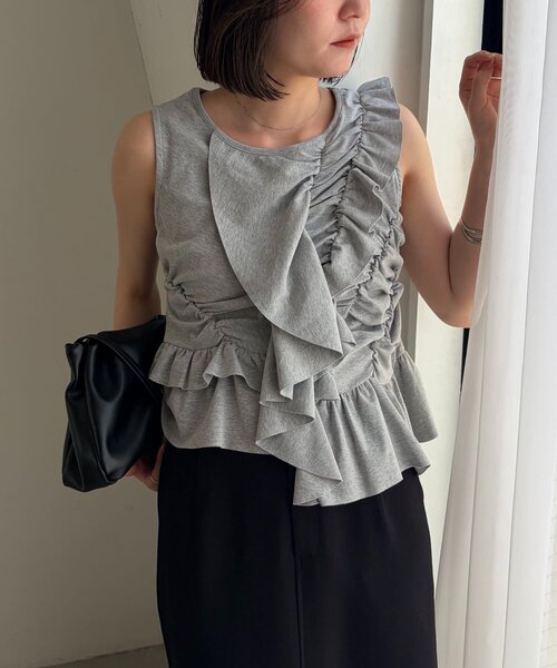 CAPRICIEUX LE'MAGE(カプリシューレマージュ)の「アシメフリルノースリT(Tシャツ/カットソー・レディース・グレー/ブラック/ホワイト・FREE)」の12枚目の写真