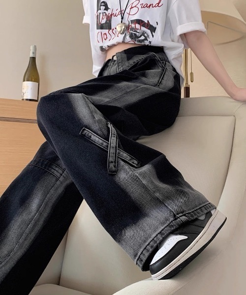 FUNdaysion(ファンデイション)の「ワイドデニムパンツ(デニムパンツ・レディース・ブラック・S/L/M)」の2枚目の写真
