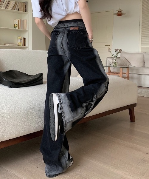 FUNdaysion(ファンデイション)の「ワイドデニムパンツ(デニムパンツ・レディース・ブラック・S/L/M)」の5枚目の写真