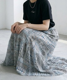 総柄ティアードロングスカート