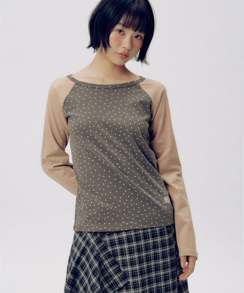 SOME PLACE(サムプレイス)の「スターストライプミックス刺繍ナグランロングスリーブボートネックTシャツ_2COLOR(Tシャツ/カットソー・レディース・ネイビー/チャコール・FREE)」の7枚目の写真