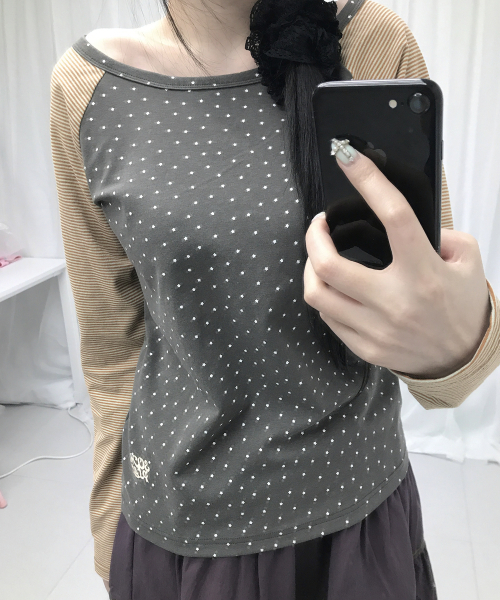 SOME PLACE(サムプレイス)の「スターストライプミックス刺繍ナグランロングスリーブボートネックTシャツ_2COLOR(Tシャツ/カットソー・レディース・ネイビー/チャコール・FREE)」の9枚目の写真