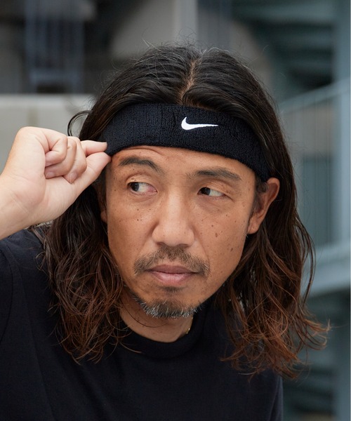 NIKE（ナイキ）の「NIKE/ナイキ スウッシュ ヘッドバンド ヘアバンド 汗止め スポーツ 洗顔 シンプル ブランドロゴ ライン 配色 ツートン バイカラー メンズ レディース 2026年 夏 夏服（ヘアバンド・メンズ・ホワイト/ライトブルー/ブラック/パープル/ネイビー/レッド/ピンク/オレンジ/ブルー/グリーン/マルチ/ブラック×イエロー・FREE）」の20枚目の写真