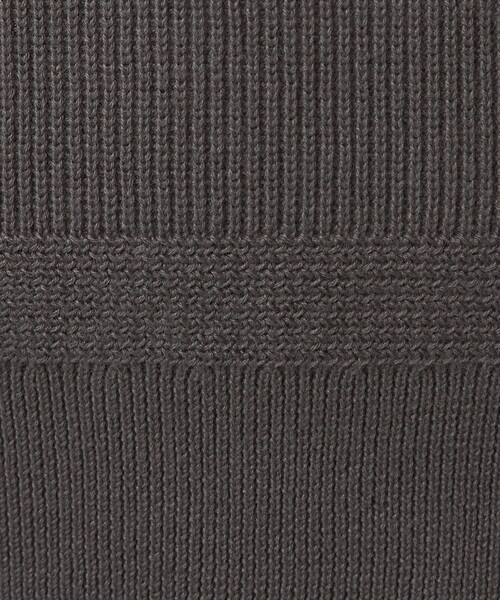 green label relaxing（グリーンレーベルリラクシング）の「コンパクト コットン アゼ クルーネック ニット（ニット/セーター・メンズ・ダークグレー/ライトグレー/ダークブラウン/オリーブ・S/M/L/XL）」の18枚目の写真