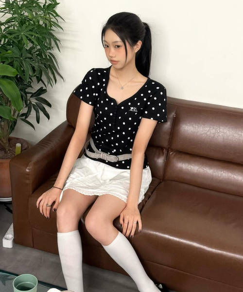 LUVISTRUE（ラヴイズトゥルー）の「BASIC ILOVEU SHORT DOT SLEEVE TEE(BLACK)（Tシャツ/カットソー・レディース・その他・FREE）」の8枚目の写真
