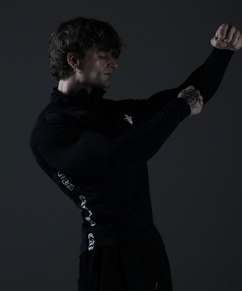 CARMID（カミド）の「コンプレッションノーブルバンディングレタリングハーフジップ長袖[ブラック]（Tシャツ/カットソー・メンズ・その他・1/2/3）」の4枚目の写真