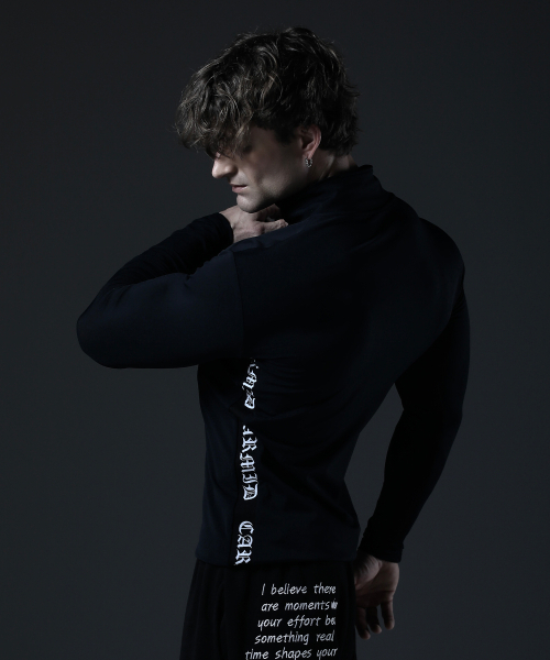CARMID（カミド）の「コンプレッションノーブルバンディングレタリングハーフジップ長袖[ブラック]（Tシャツ/カットソー・メンズ・その他・1/2/3）」の5枚目の写真