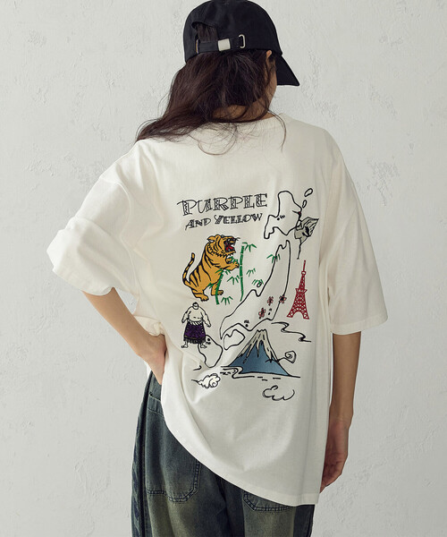 Purple&Yellow(パープルアンドイエロー)の「スーベニア刺繍 半袖Tシャツ(Tシャツ/カットソー・メンズ・ブラック/ホワイト・S/L/M)」の12枚目の写真