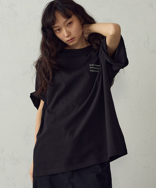 Purple&Yellow(パープルアンドイエロー)の「スーベニア刺繍 半袖Tシャツ(Tシャツ/カットソー・メンズ・ブラック/ホワイト・S/L/M)」の22枚目の写真