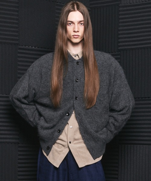 MAISON SPECIAL(メゾンスペシャル)の「《UNISEX》スーパー140エクストラファインメリノウールプライムオーバー襟付きカーディガン/Super140 Extra Fine Merino Wool Prime-Over Collared Cardigan【MAISON SPECIAL/メゾンスペシャル】(カーディガン/ボレロ・メンズ・チャコールグレー/レッド/ブラック・0/1/2)」の1枚目の写真