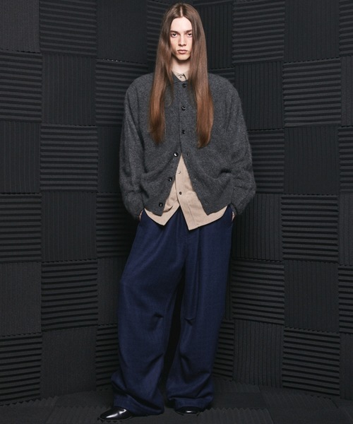 MAISON SPECIAL(メゾンスペシャル)の「《UNISEX》スーパー140エクストラファインメリノウールプライムオーバー襟付きカーディガン/Super140 Extra Fine Merino Wool Prime-Over Collared Cardigan【MAISON SPECIAL/メゾンスペシャル】(カーディガン/ボレロ・メンズ・チャコールグレー/レッド/ブラック・0/1/2)」の7枚目の写真