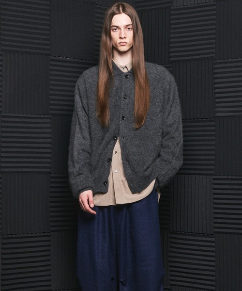 MAISON SPECIAL(メゾンスペシャル)の「《UNISEX》スーパー140エクストラファインメリノウールプライムオーバー襟付きカーディガン/Super140 Extra Fine Merino Wool Prime-Over Collared Cardigan【MAISON SPECIAL/メゾンスペシャル】(カーディガン/ボレロ・メンズ・チャコールグレー/レッド/ブラック・0/1/2)」の15枚目の写真