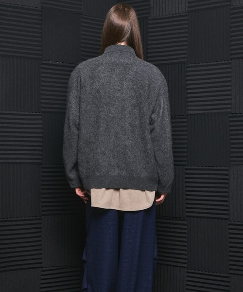MAISON SPECIAL(メゾンスペシャル)の「《UNISEX》スーパー140エクストラファインメリノウールプライムオーバー襟付きカーディガン/Super140 Extra Fine Merino Wool Prime-Over Collared Cardigan【MAISON SPECIAL/メゾンスペシャル】(カーディガン/ボレロ・メンズ・チャコールグレー/レッド/ブラック・0/1/2)」の17枚目の写真