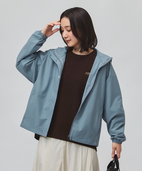 NEW BALANCE（ニューバランス）の「【別注】ニューバランス New Balance フーデットウーブンジャケット 限定コラボ（ナイロンジャケット・レディース・ネイビー/サックスブルー/アイボリー・S/M/L/XL）」の4枚目の写真