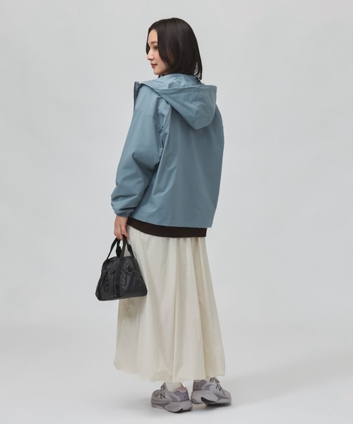 NEW BALANCE（ニューバランス）の「【別注】ニューバランス New Balance フーデットウーブンジャケット 限定コラボ（ナイロンジャケット・レディース・ネイビー/サックスブルー/アイボリー・S/M/L/XL）」の9枚目の写真