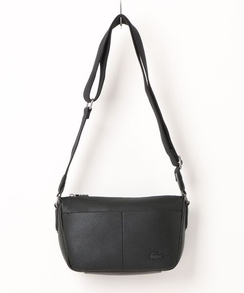 LACOSTE(ラコステ)の「《LACOSTE》MAGNUS REPORTER BAG(ボディバッグ/ウエストポーチ・メンズ・ブラック/ベージュ/グリーン・フリー)」の1枚目の写真