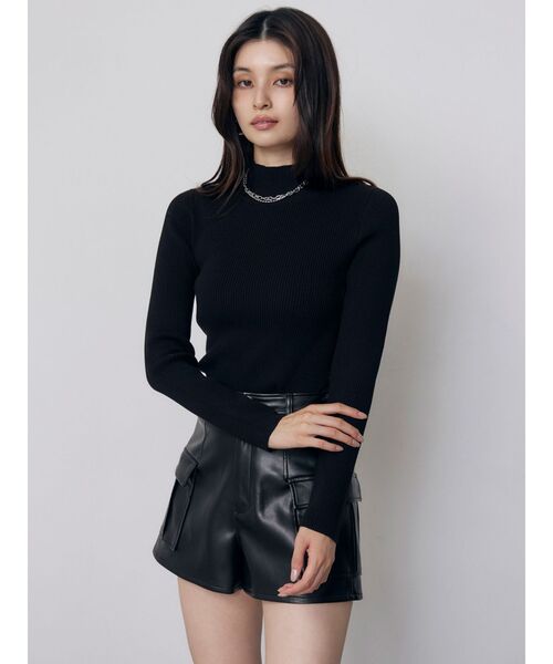 MURUA(ムルーア)の「カーゴポケットフェイクレザーショートパンツ 冬服(その他パンツ・レディース・アイボリー/ブラック/ブラウン・2/1)」の6枚目の写真
