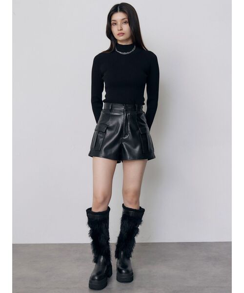 MURUA(ムルーア)の「カーゴポケットフェイクレザーショートパンツ 冬服(その他パンツ・レディース・アイボリー/ブラック/ブラウン・2/1)」の10枚目の写真