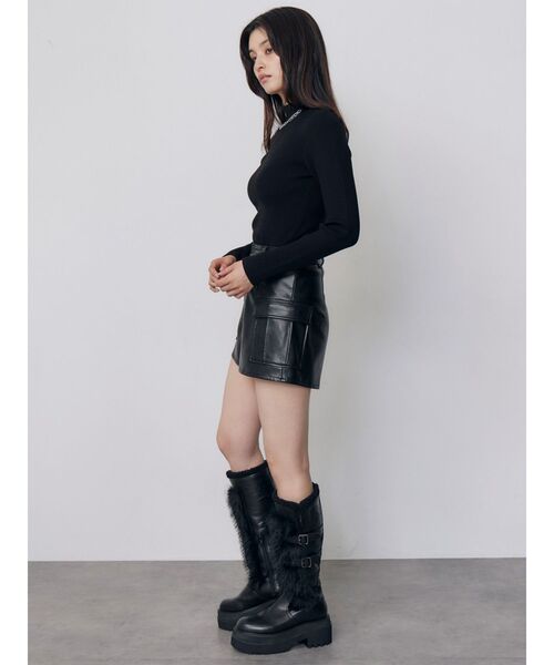 MURUA(ムルーア)の「カーゴポケットフェイクレザーショートパンツ 冬服(その他パンツ・レディース・アイボリー/ブラック/ブラウン・2/1)」の11枚目の写真