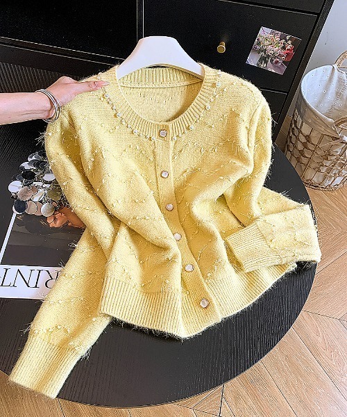 AMAJI(アマジ)の「クルーネック ニットカーディガン(カーディガン/ボレロ・レディース・ライトピンク/イエロー/ライトブルー/ホワイト・FREE)」の3枚目の写真