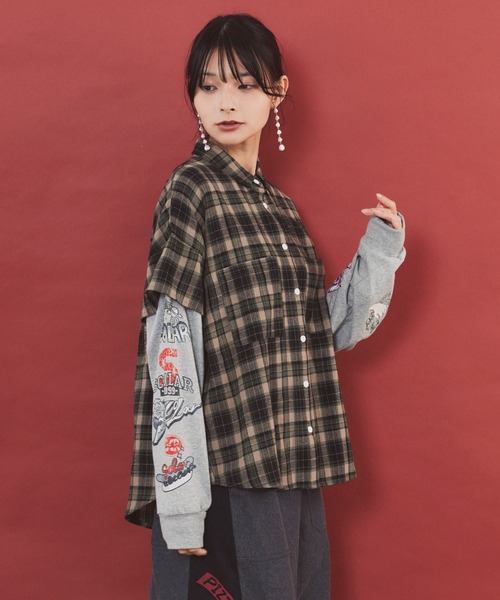 ScoLar(スカラー)の「163675:レイヤード風 チェック柄袖プリントプルオーバー(Tシャツ/カットソー・レディース・カーキ/パープル・M)」の5枚目の写真
