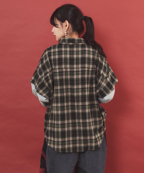 ScoLar(スカラー)の「163675:レイヤード風 チェック柄袖プリントプルオーバー(Tシャツ/カットソー・レディース・カーキ/パープル・M)」の6枚目の写真