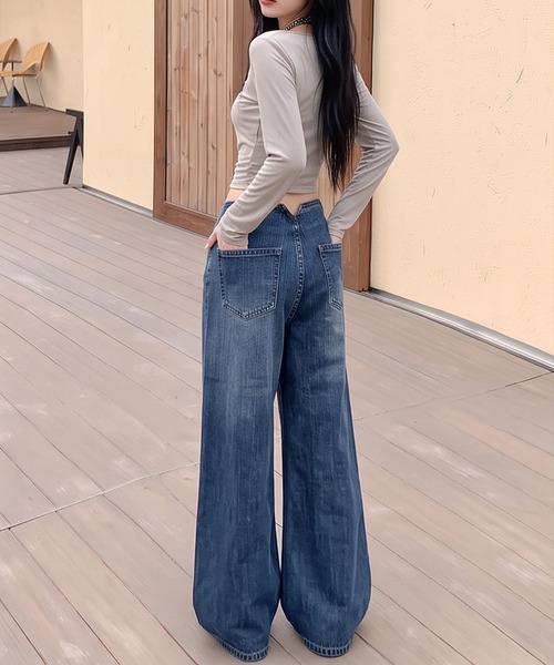 BLoomMe(ブルームミー)の「ヴィンテージ感をまとった、ウォッシュ加工ワイドデニムパンツ(デニムパンツ・レディース・ネイビー・M)」の11枚目の写真